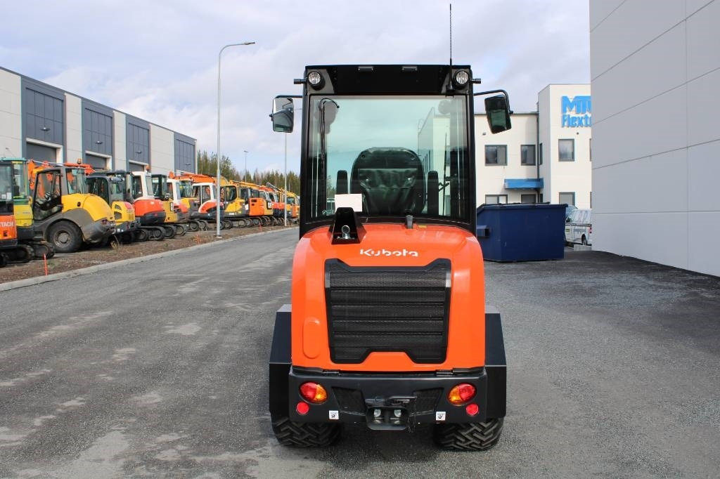 Kubota RT280-2 UUSI - Carregadora articulada: foto 3 Kubota RT280-2 UUSI - Carregadora articulada: foto 3