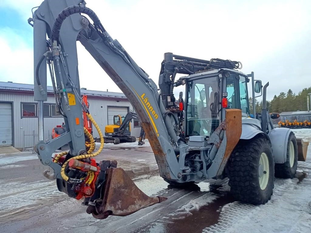 Lännen 8600G NOSTIN, HENKILÖKORI, PYÖRITTÄJÄ YM. - Retroescavadeira: foto 5 Lännen 8600G NOSTIN, HENKILÖKORI, PYÖRITTÄJÄ YM. - Retroescavadeira: foto 5