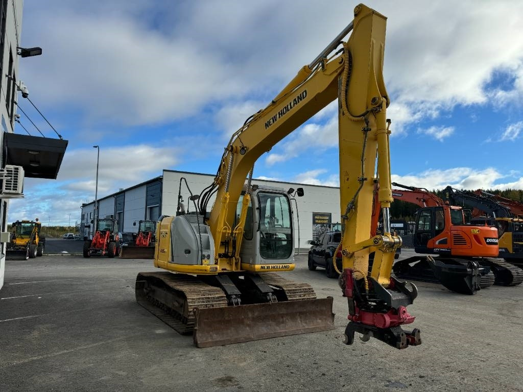 New Holland MYYTY! SOLD! E135BSR-2 PYÖRITTÄJÄLLÄ - Escavadora de rastos: foto 5 New Holland MYYTY! SOLD! E135BSR-2 PYÖRITTÄJÄLLÄ - Escavadora de rastos: foto 5