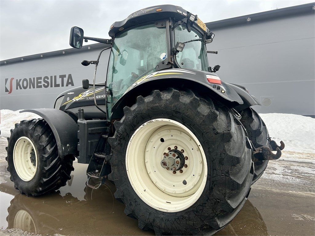 New Holland T 7070 AC - Trator: foto 3 New Holland T 7070 AC - Trator: foto 3