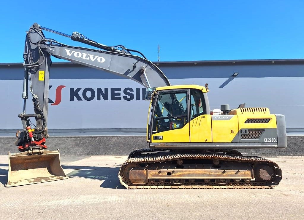 Volvo EC220DL PYÖRITTÄJÄLLÄ - Escavadora de rastos: foto 1 Volvo EC220DL PYÖRITTÄJÄLLÄ - Escavadora de rastos: foto 1