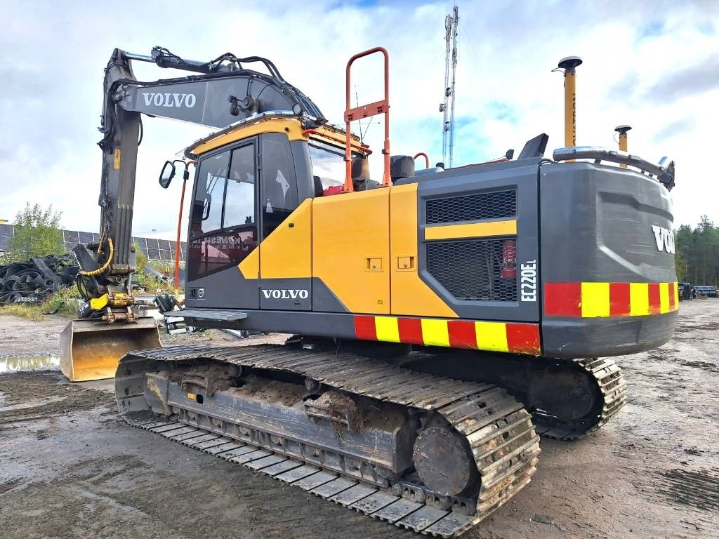 Volvo EC220EL HUIPPUVARUSTEILLA - Escavadora de rastos: foto 2 Volvo EC220EL HUIPPUVARUSTEILLA - Escavadora de rastos: foto 2