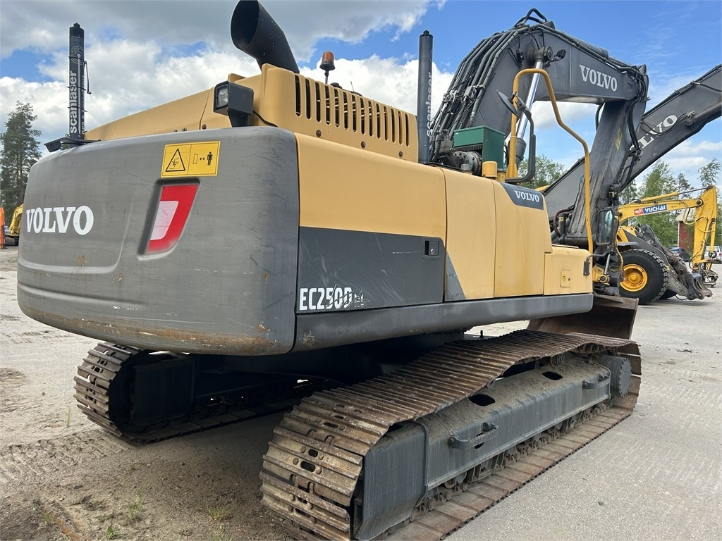 Volvo EC250DNL PYÖRITTÄJÄLLÄ - Escavadora de rastos: foto 5 Volvo EC250DNL PYÖRITTÄJÄLLÄ - Escavadora de rastos: foto 5