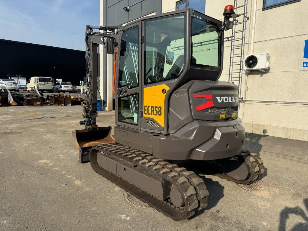 Volvo ECR58F PYÖRITTÄJÄLLÄ - Mini escavadeira: foto 3 Volvo ECR58F PYÖRITTÄJÄLLÄ - Mini escavadeira: foto 3