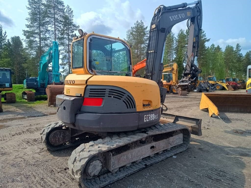 Volvo ECR88 PLUS PYÖRITTÄJÄLLÄ - Mini escavadeira: foto 3 Volvo ECR88 PLUS PYÖRITTÄJÄLLÄ - Mini escavadeira: foto 3