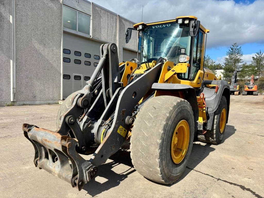 Volvo L110H VIPUOHJAUS YM. - Pá carregadora de rodas: foto 2 Volvo L110H VIPUOHJAUS YM. - Pá carregadora de rodas: foto 2