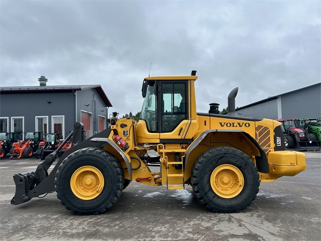 Volvo L120F VIPUOHJAUS - Pá carregadora de rodas: foto 1 Volvo L120F VIPUOHJAUS - Pá carregadora de rodas: foto 1
