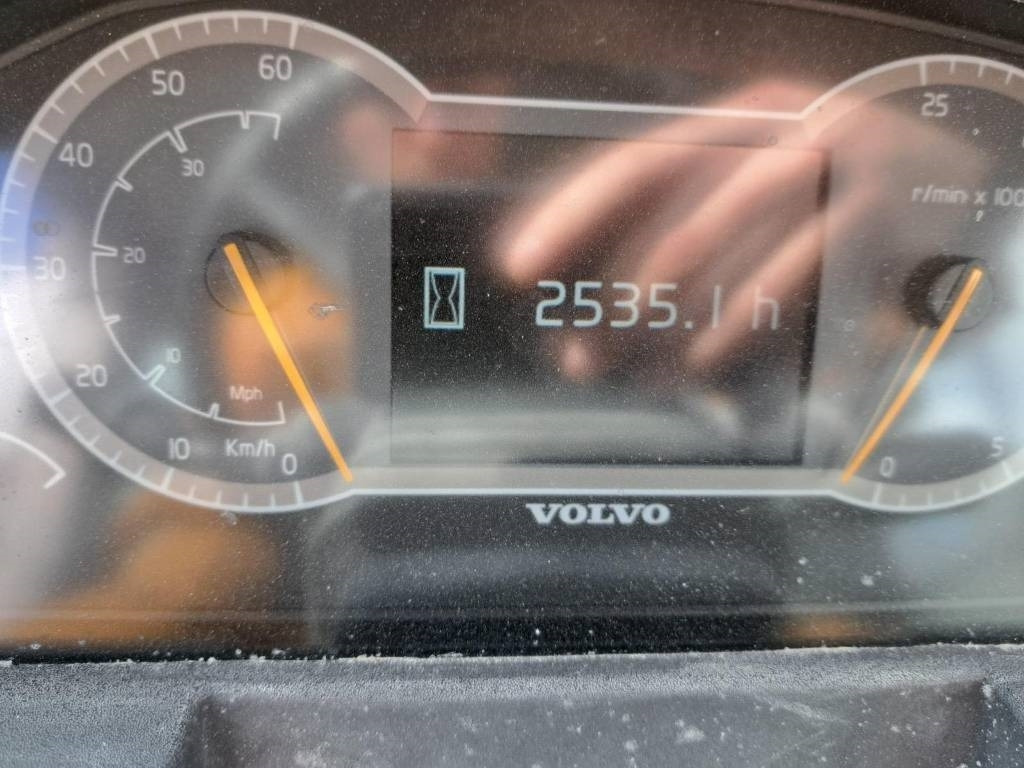 Volvo L60H - Pá carregadora de rodas: foto 3 Volvo L60H - Pá carregadora de rodas: foto 3