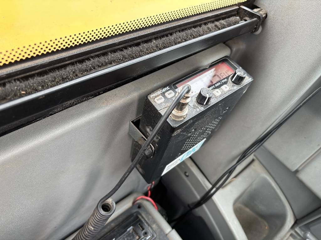Escavadeira de rodas Yanmar B110W PYÖRITTÄJÄLLÄ: foto 13