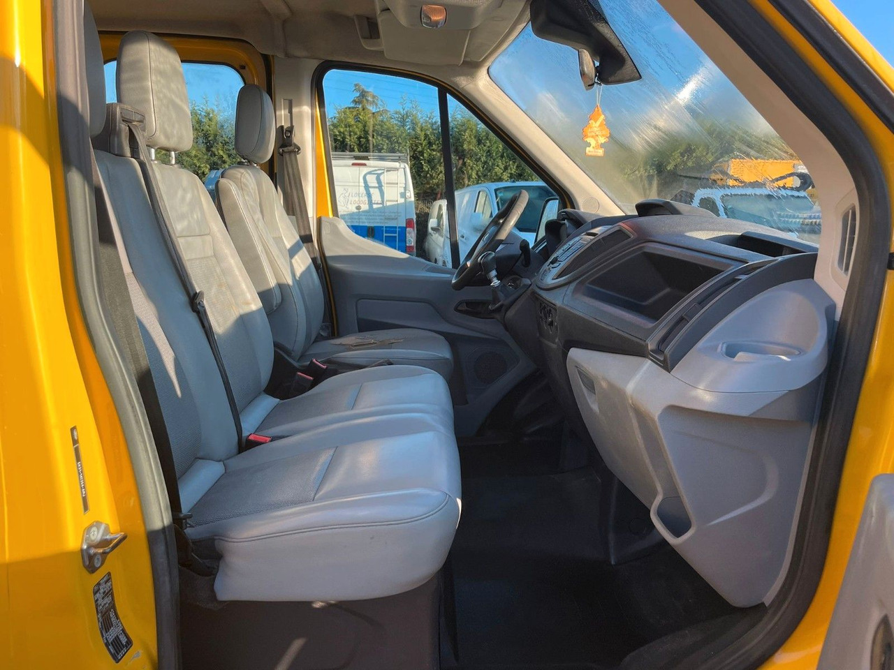 Ford Transit 2.2TDCI. Doka 7 Sitze. ALU pritsche. - Carrinha de caixa aberta, Carrinha cabine dupla: foto 4 Ford Transit 2.2TDCI. Doka 7 Sitze. ALU pritsche. - Carrinha de caixa aberta, Carrinha cabine dupla: foto 4