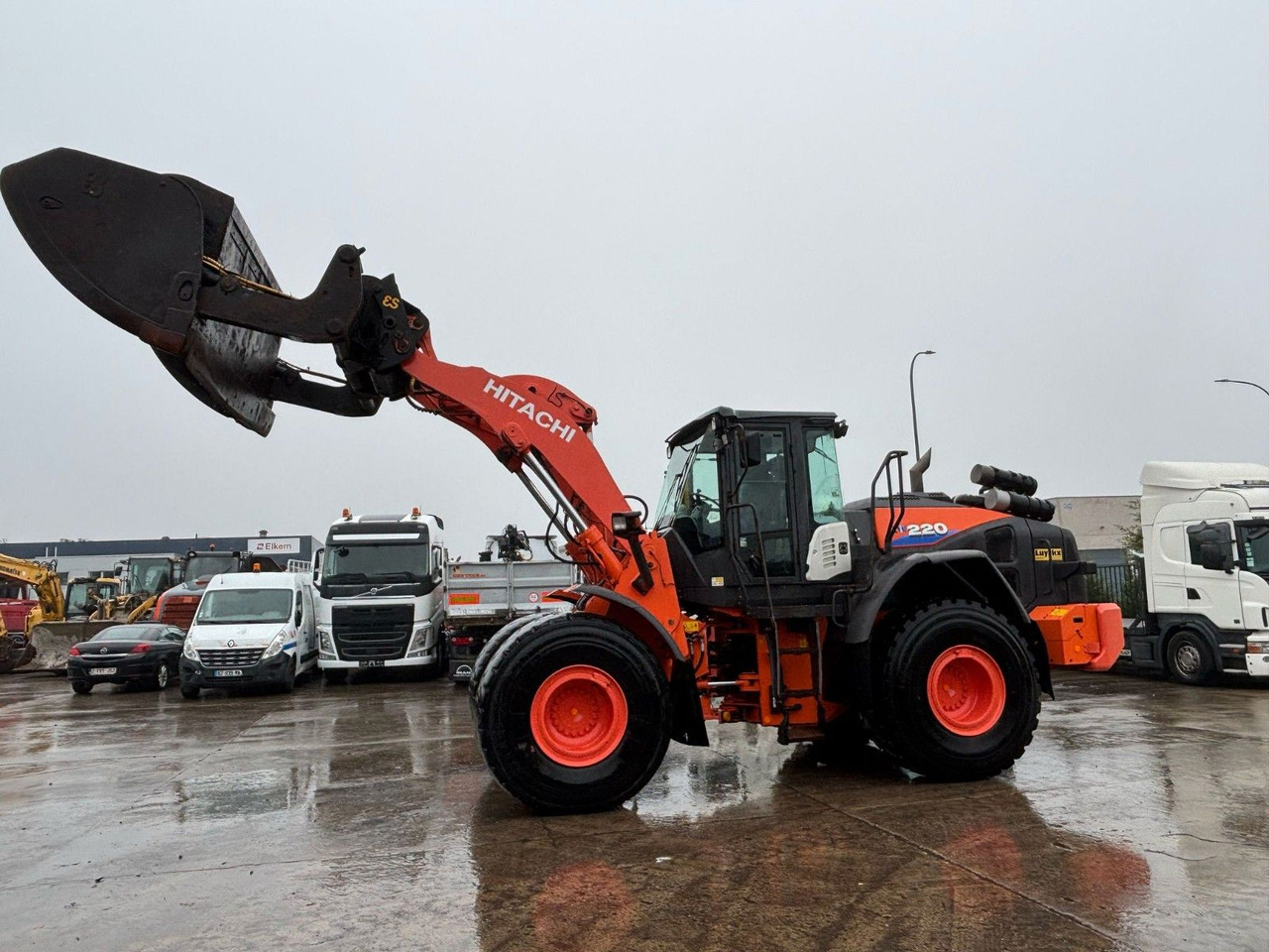 Hitachi ZW220-6. Hochkippschaufel. Wage. - Pá carregadora de rodas: foto 4 Hitachi ZW220-6. Hochkippschaufel. Wage. - Pá carregadora de rodas: foto 4