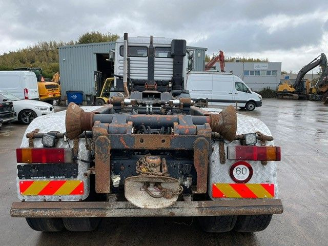 MAN 33-350. 6X6. Motorschaden. - Camião polibenne: foto 4 MAN 33-350. 6X6. Motorschaden. - Camião polibenne: foto 4