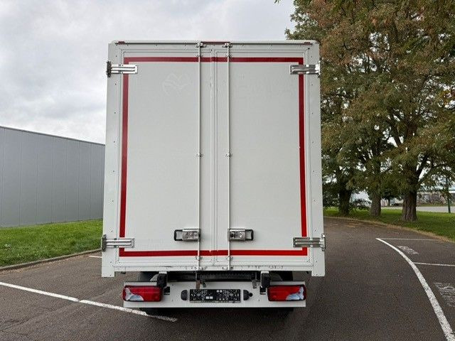 MAN TGE 3-140. Koffer 4.30m. Klima. Navi. Tempomat. - Carrinha de contentor: foto 4 MAN TGE 3-140. Koffer 4.30m. Klima. Navi. Tempomat. - Carrinha de contentor: foto 4