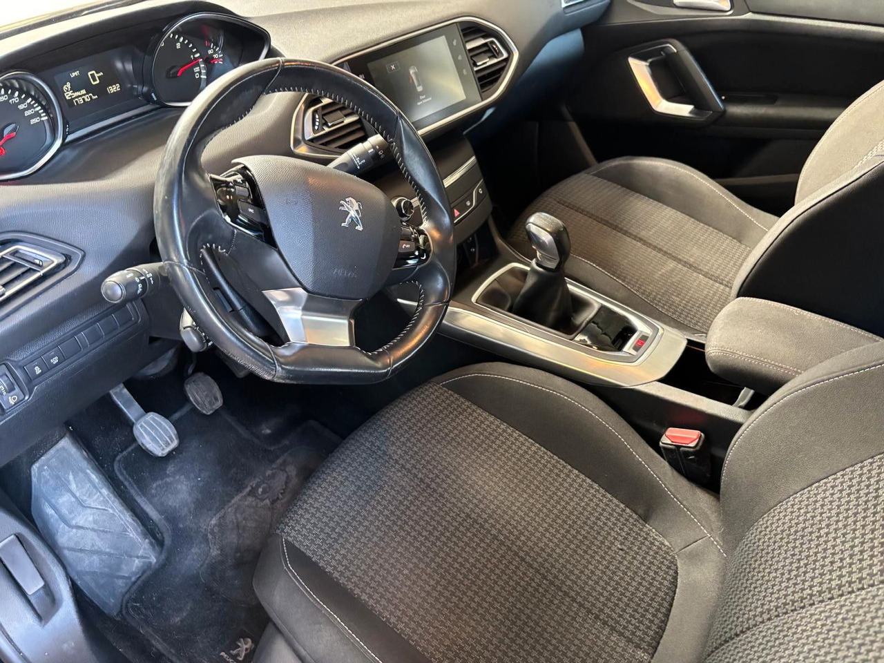 Carrinha Peugeot 308 Klima. Kamera. Navi. Tempomat: foto 17