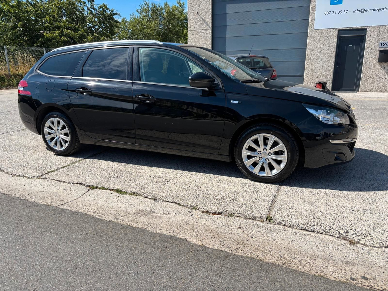 Peugeot 308 Klima. Kamera. Navi. Tempomat - Automóvel: foto 5 Peugeot 308 Klima. Kamera. Navi. Tempomat - Automóvel: foto 5