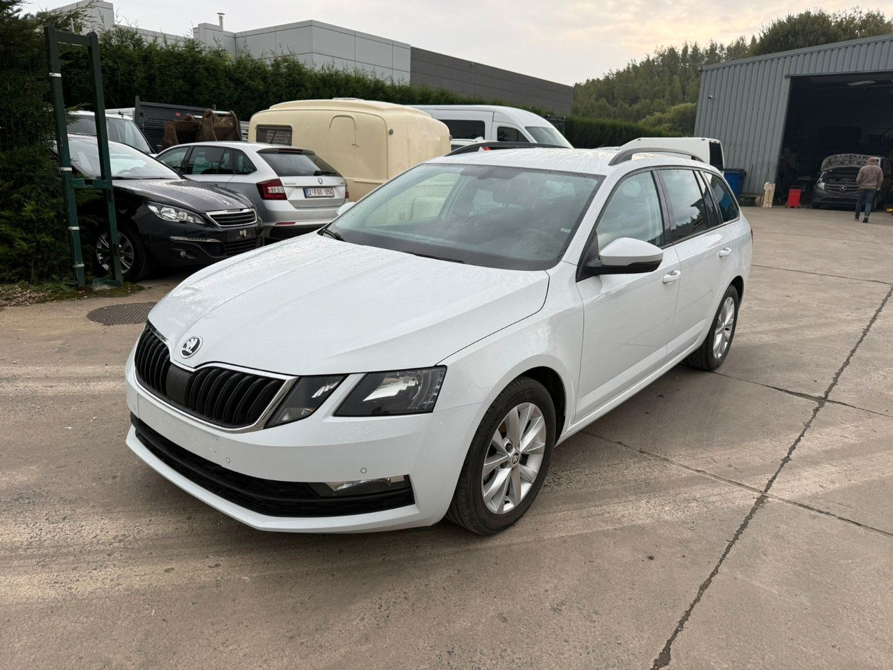 Skoda Octavia 1.6 TDI Klima. Navi. Tempomat. - Carrinha: foto 4 Skoda Octavia 1.6 TDI Klima. Navi. Tempomat. - Carrinha: foto 4