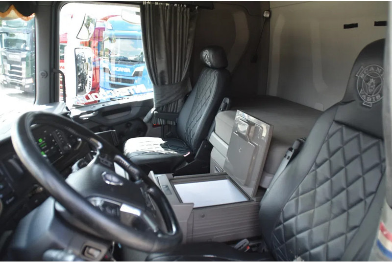 Scania R450 NGS 4x2 - RETARDER - 618 TKM - PARK. AIRCO - 2 x FUEL TANKS - ALCOA'S - LED LIGHTS - TOP CONDITION - - Tractor: foto 5 Scania R450 NGS 4x2 - RETARDER - 618 TKM - PARK. AIRCO - 2 x FUEL TANKS - ALCOA'S - LED LIGHTS - TOP CONDITION - - Tractor: foto 5
