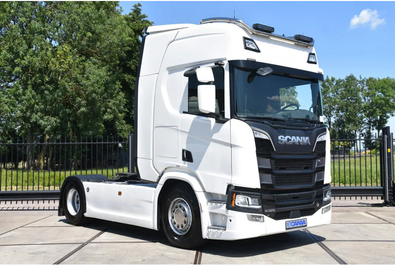Scania R520 V8 NGS 4x2 - RETARDER - 504 TKM - PARK. AIRCO - ACC - NAVI - 2 x FUEL TANKS - LED LIGHTS - - Tractor: foto 1 Scania R520 V8 NGS 4x2 - RETARDER - 504 TKM - PARK. AIRCO - ACC - NAVI - 2 x FUEL TANKS - LED LIGHTS - - Tractor: foto 1