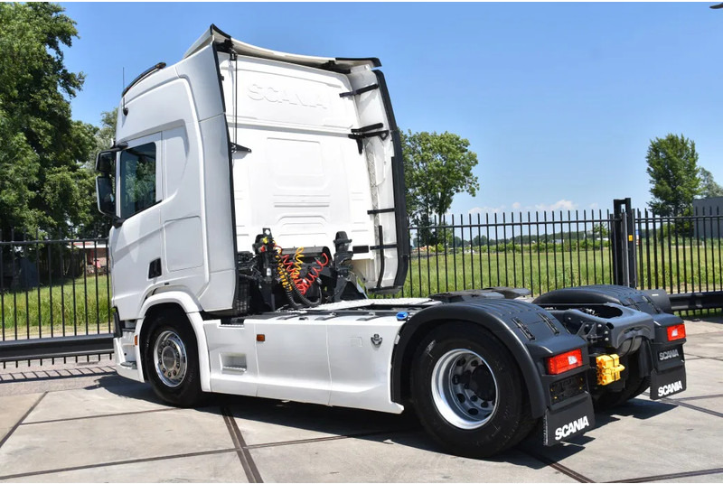 Scania R520 V8 NGS 4x2 - RETARDER - 504 TKM - PARK. AIRCO - ACC - NAVI - 2 x FUEL TANKS - LED LIGHTS - - Tractor: foto 3 Scania R520 V8 NGS 4x2 - RETARDER - 504 TKM - PARK. AIRCO - ACC - NAVI - 2 x FUEL TANKS - LED LIGHTS - - Tractor: foto 3
