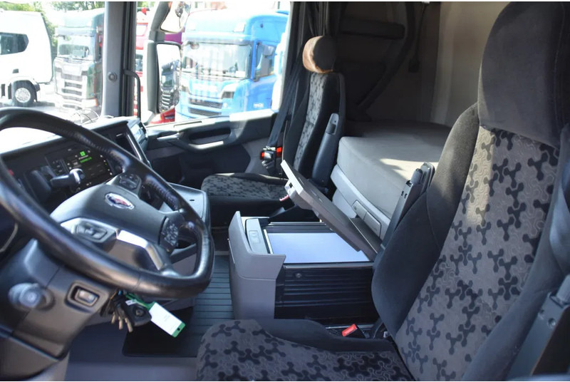 Scania R520 V8 NGS 4x2 - RETARDER - 504 TKM - PARK. AIRCO - ACC - NAVI - 2 x FUEL TANKS - LED LIGHTS - - Tractor: foto 5 Scania R520 V8 NGS 4x2 - RETARDER - 504 TKM - PARK. AIRCO - ACC - NAVI - 2 x FUEL TANKS - LED LIGHTS - - Tractor: foto 5