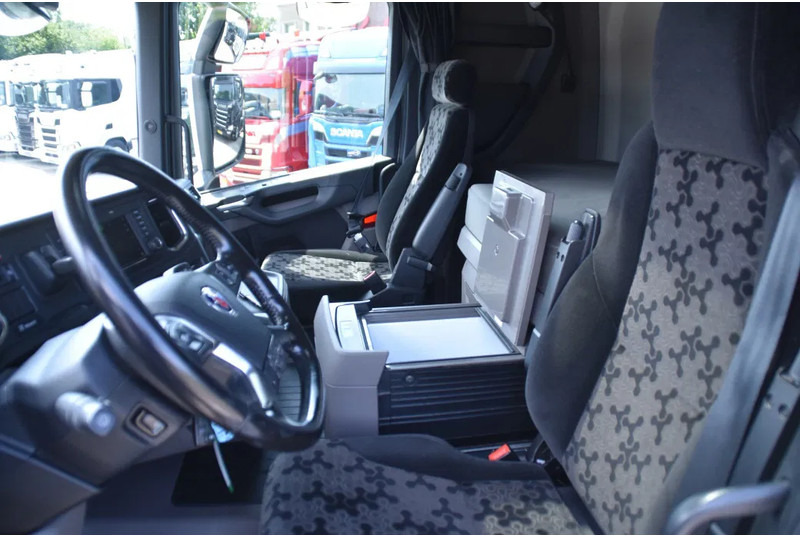 Scania R520 V8 NGS 4x2 - RETARDER - 523 TKM - PARK. AIRCO - ACC - NAVI - 2 x FUEL TANKS - LED LIGHTS - - Tractor: foto 5 Scania R520 V8 NGS 4x2 - RETARDER - 523 TKM - PARK. AIRCO - ACC - NAVI - 2 x FUEL TANKS - LED LIGHTS - - Tractor: foto 5