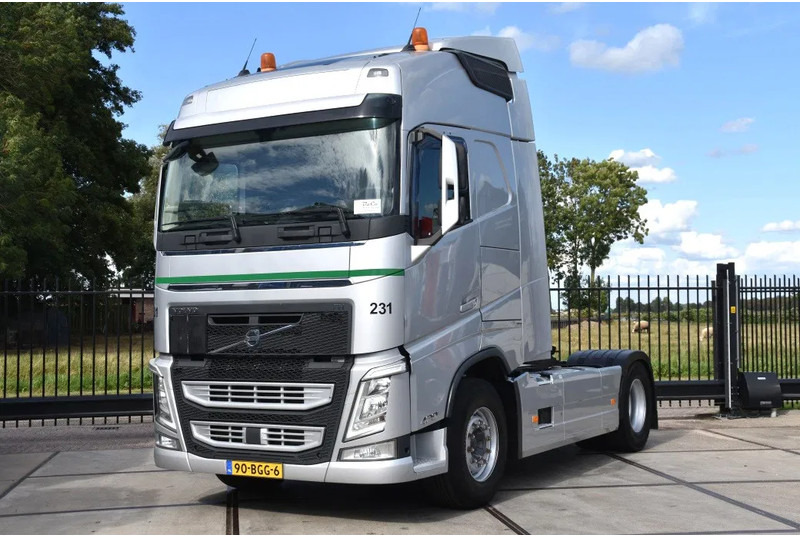 Volvo FH 420 Globe 4x2 - ADR FL - ONLY 670 TKM - PTO - AIRCO - DIFF. LOCK - GOOD CONDITION - - Tractor: foto 2 Volvo FH 420 Globe 4x2 - ADR FL - ONLY 670 TKM - PTO - AIRCO - DIFF. LOCK - GOOD CONDITION - - Tractor: foto 2