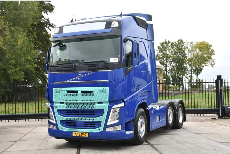 Volvo FH 500 Globetrotter 6x2/4 - EURO 6 - 769 TKM - AIRCO - 2 x FUEL TANKS - TOP CONDITION - - Tractor: foto 2 Volvo FH 500 Globetrotter 6x2/4 - EURO 6 - 769 TKM - AIRCO - 2 x FUEL TANKS - TOP CONDITION - - Tractor: foto 2