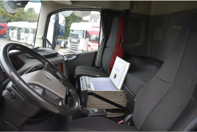 Volvo FH 460 Globe 6x2*4 - HOOKLIFT - 740 TKM - PARK. AIRCO - WHEELBASE: 480 CM - TOP CONDITION - - Camião polibenne: foto 5 Volvo FH 460 Globe 6x2*4 - HOOKLIFT - 740 TKM - PARK. AIRCO - WHEELBASE: 480 CM - TOP CONDITION - - Camião polibenne: foto 5