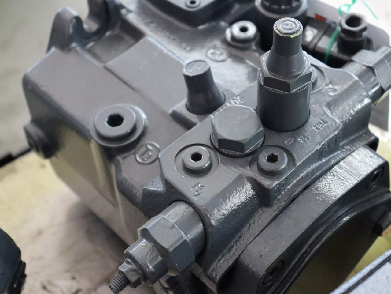 REXROTH A10VG45DA1D2/10R-NSC10F015SH - Bomba hidráulica por Equipamento de movimentação: foto 3 REXROTH A10VG45DA1D2/10R-NSC10F015SH - Bomba hidráulica por Equipamento de movimentação: foto 3