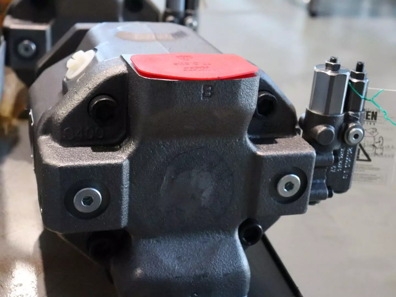 REXROTH A10VO100DFR/31L-VSC62N00 - Bomba hidráulica por Equipamento de movimentação: foto 2 REXROTH A10VO100DFR/31L-VSC62N00 - Bomba hidráulica por Equipamento de movimentação: foto 2