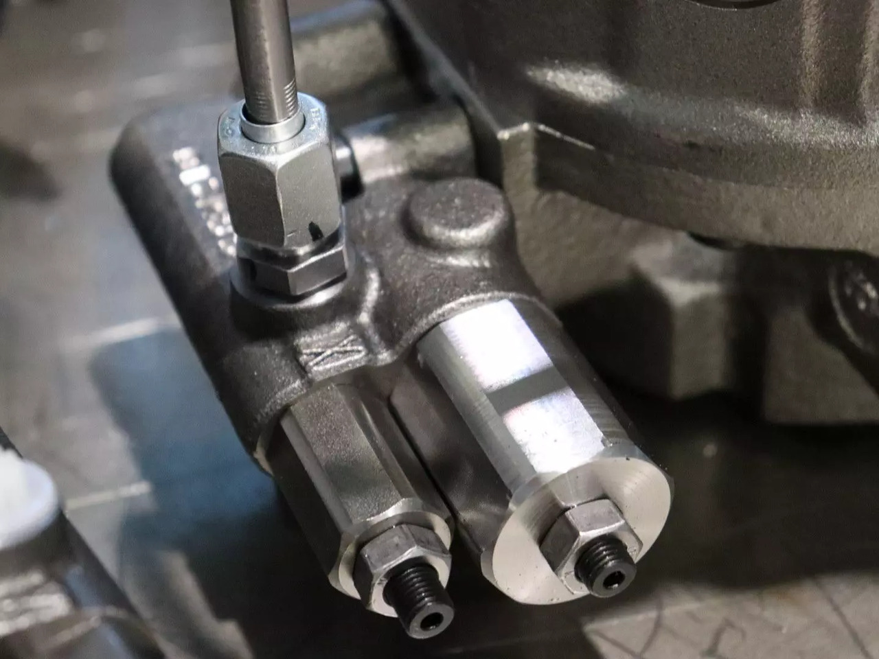 REXROTH A10VO28DFLR/31R-VSC62K01 - Motor hidráulico por Máquina de construção: foto 2 REXROTH A10VO28DFLR/31R-VSC62K01 - Motor hidráulico por Máquina de construção: foto 2