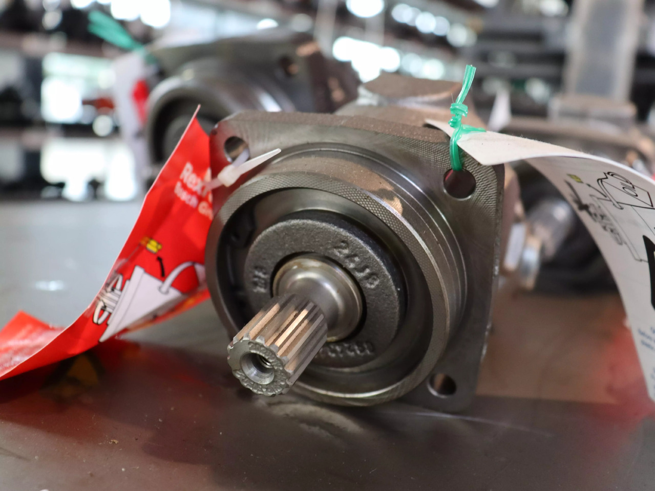 REXROTH A2FM10/61W-VZB040 - Motor hidráulico por Máquina de construção: foto 3 REXROTH A2FM10/61W-VZB040 - Motor hidráulico por Máquina de construção: foto 3