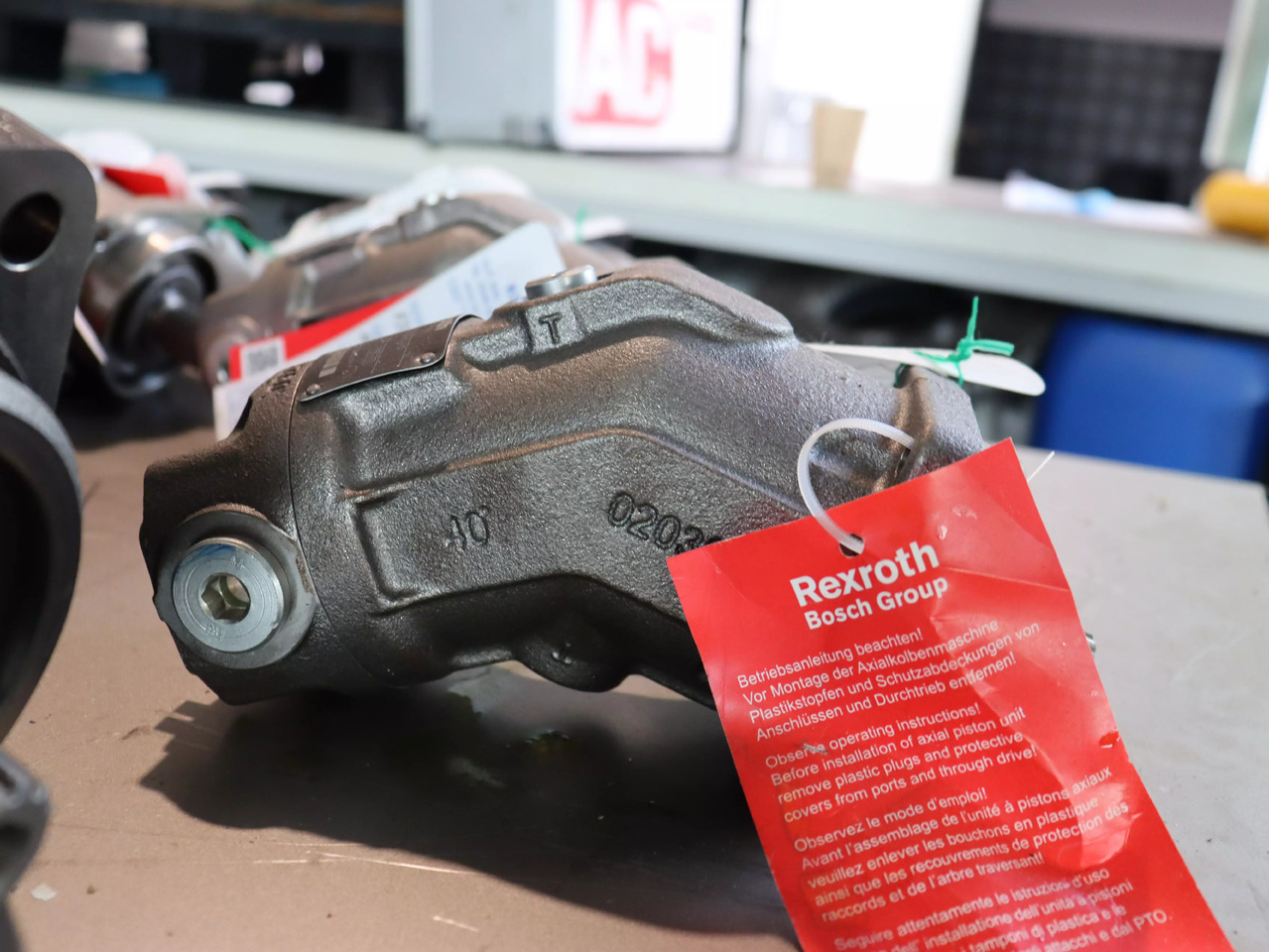 REXROTH A2FM10/61W-VZB040 - Motor hidráulico por Máquina de construção: foto 1 REXROTH A2FM10/61W-VZB040 - Motor hidráulico por Máquina de construção: foto 1