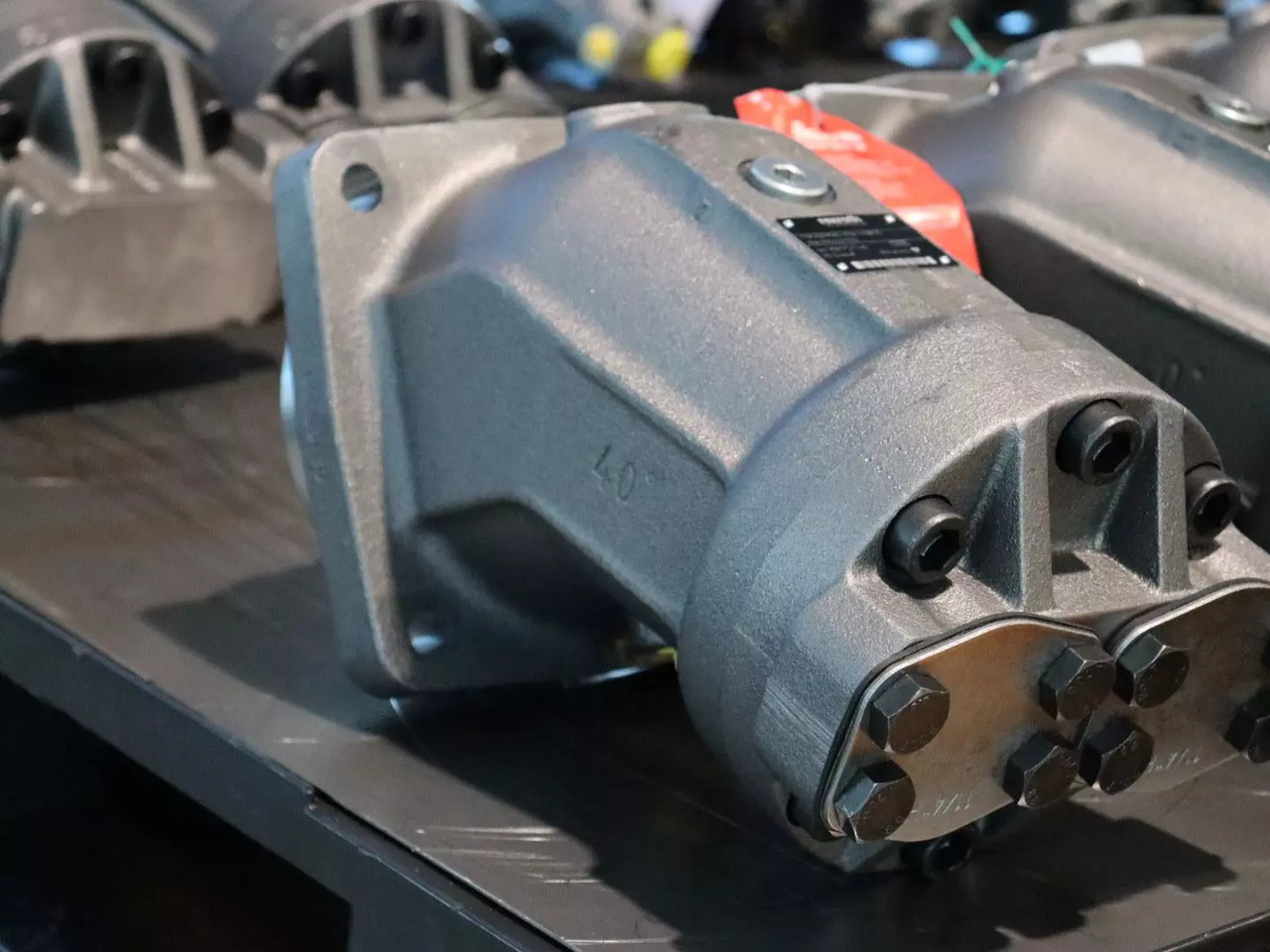 REXROTH A2FM160/61W-VAB010 - Motor hidráulico por Máquina de construção: foto 2 REXROTH A2FM160/61W-VAB010 - Motor hidráulico por Máquina de construção: foto 2