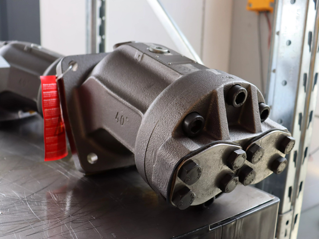REXROTH A2FM180/61W-VAB010 - Motor hidráulico por Máquina de construção: foto 2 REXROTH A2FM180/61W-VAB010 - Motor hidráulico por Máquina de construção: foto 2