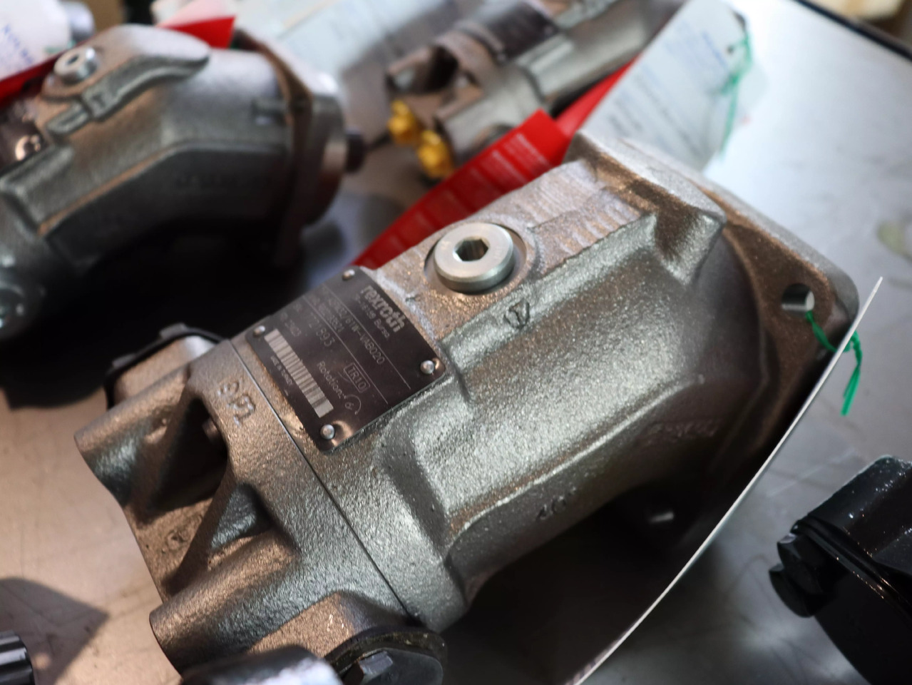 REXROTH A2FM63/61W-VAB020 - Motor hidráulico por Máquina de construção: foto 2 REXROTH A2FM63/61W-VAB020 - Motor hidráulico por Máquina de construção: foto 2