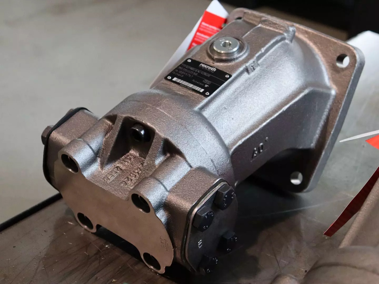 REXROTH A2FM80/61W-VZB020 - Motor hidráulico por Equipamento de movimentação: foto 2 REXROTH A2FM80/61W-VZB020 - Motor hidráulico por Equipamento de movimentação: foto 2