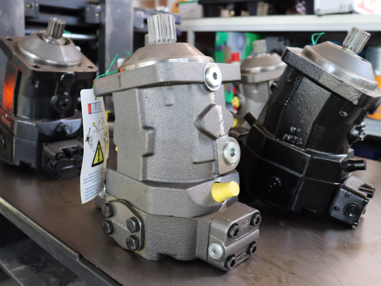 REXROTH A6VM060HA2T30004F/71MWV0M4Z8200-0 - Motor hidráulico por Máquina de construção: foto 1 REXROTH A6VM060HA2T30004F/71MWV0M4Z8200-0 - Motor hidráulico por Máquina de construção: foto 1