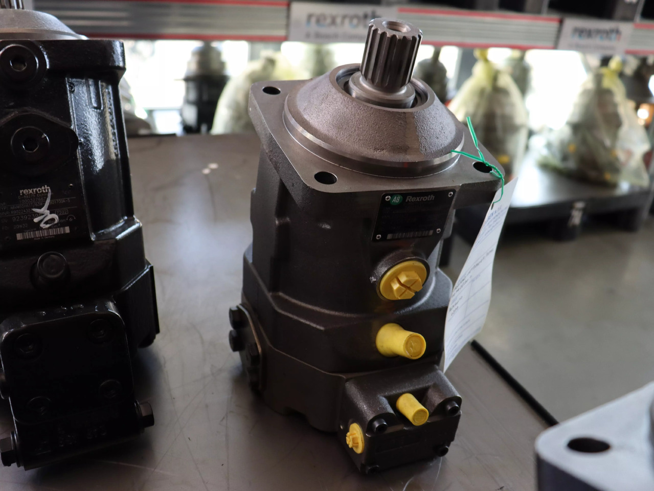 REXROTH A6VM060HA2T30004F/71MWV0M4Z8200-0 - Motor hidráulico por Máquina de construção: foto 3 REXROTH A6VM060HA2T30004F/71MWV0M4Z8200-0 - Motor hidráulico por Máquina de construção: foto 3