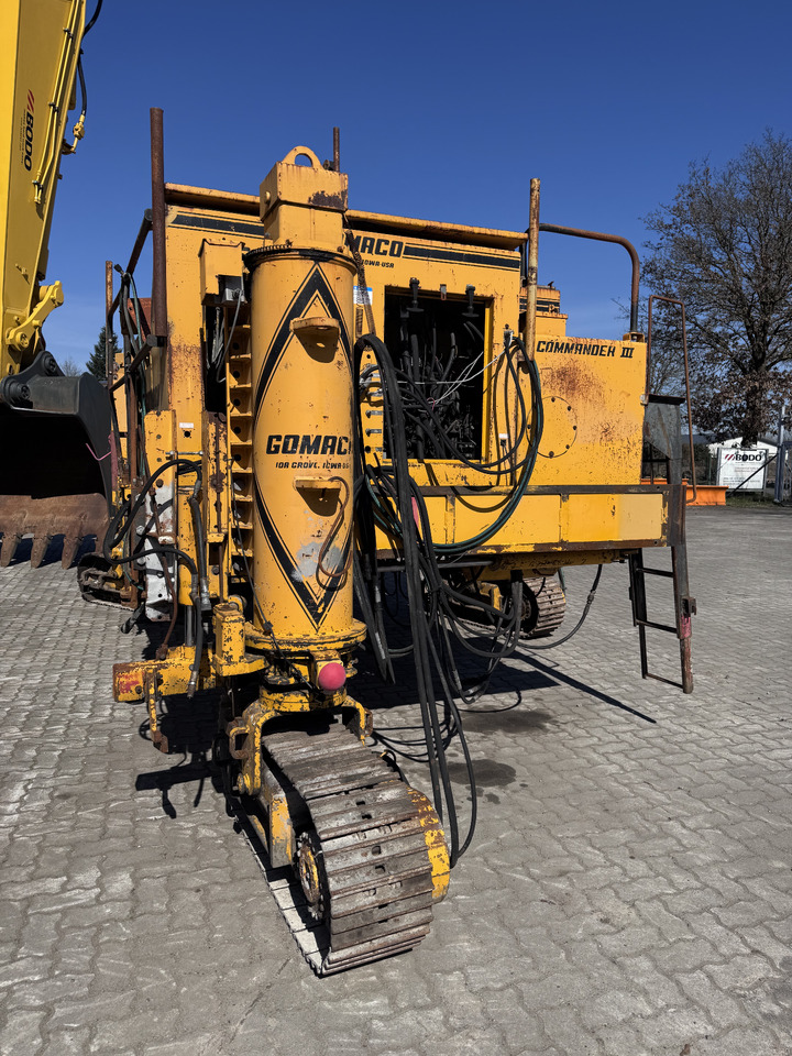 GOMACO GT6300 /Commander III - Pavimentadora de betão: foto 2 GOMACO GT6300 /Commander III - Pavimentadora de betão: foto 2