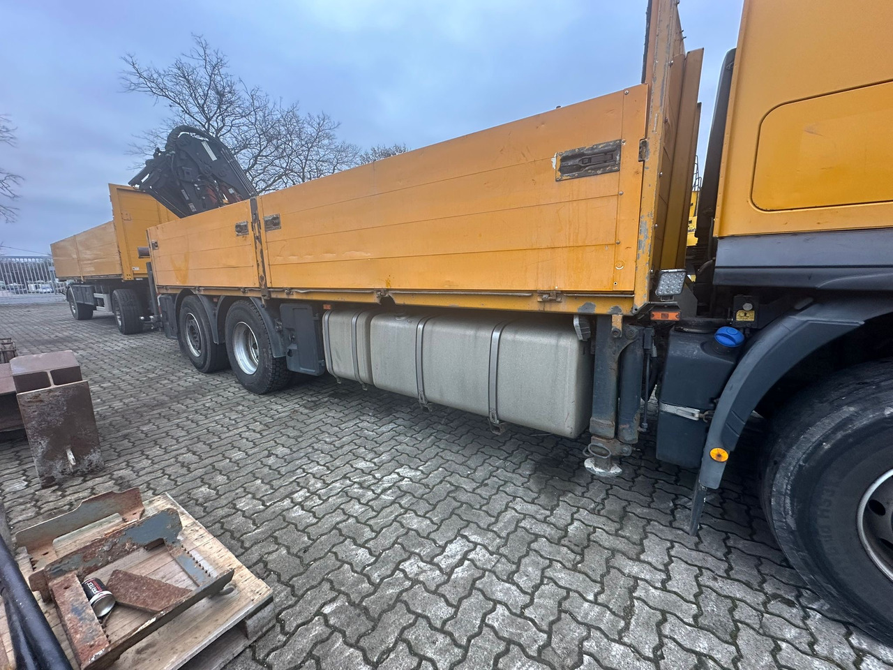 IVECO STRALIS 420 truck open box with TEREX loading crane 290.2E-A3 - Camião polibenne, Camião grua: foto 4 IVECO STRALIS 420 truck open box with TEREX loading crane 290.2E-A3 - Camião polibenne, Camião grua: foto 4