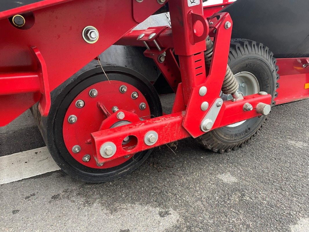 Grimme WV 140 - Máquina de vindimar: foto 3 Grimme WV 140 - Máquina de vindimar: foto 3