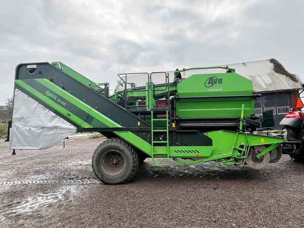 AVR AVR SPIRIT 6100 - Colheitadeira: foto 1 AVR AVR SPIRIT 6100 - Colheitadeira: foto 1