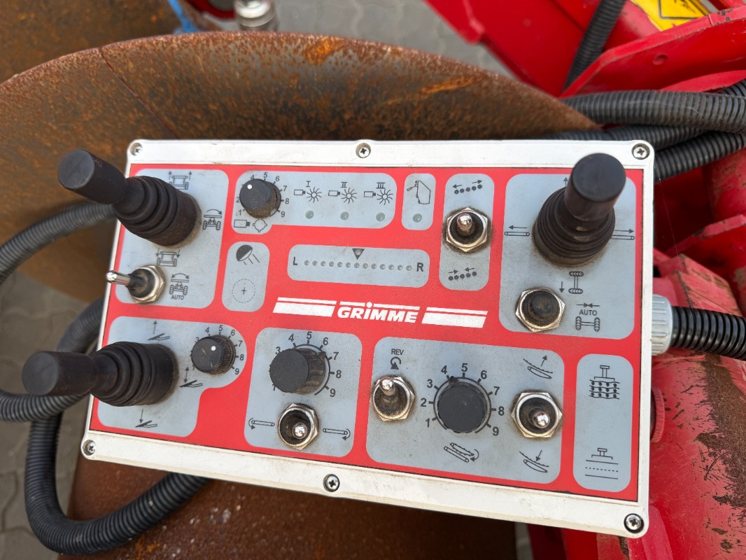 Grimme CS 170 RotaPower - Colheitadeira de batatas: foto 3 Grimme CS 170 RotaPower - Colheitadeira de batatas: foto 3