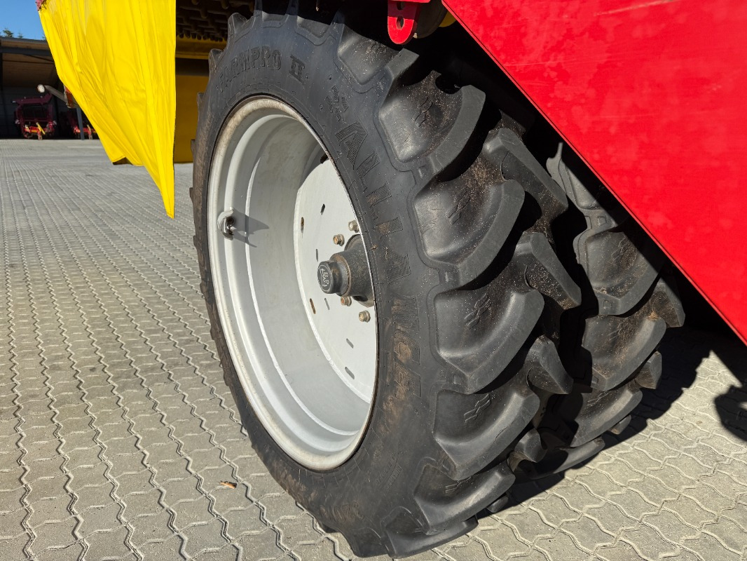 Grimme SE-150-60-NB - Colheitadeira de batatas: foto 4 Grimme SE-150-60-NB - Colheitadeira de batatas: foto 4