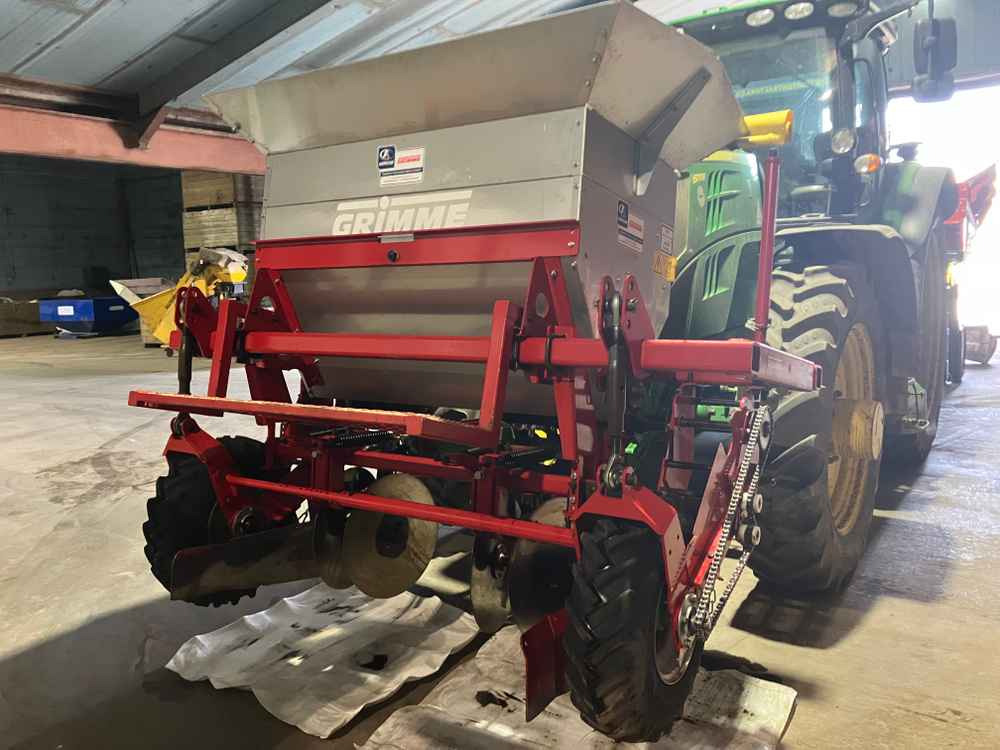 Grimme Grimme FA / FDS, Front Mounted Fertiliser Aplicator - Colheitadeira: foto 1 Grimme Grimme FA / FDS, Front Mounted Fertiliser Aplicator - Colheitadeira: foto 1