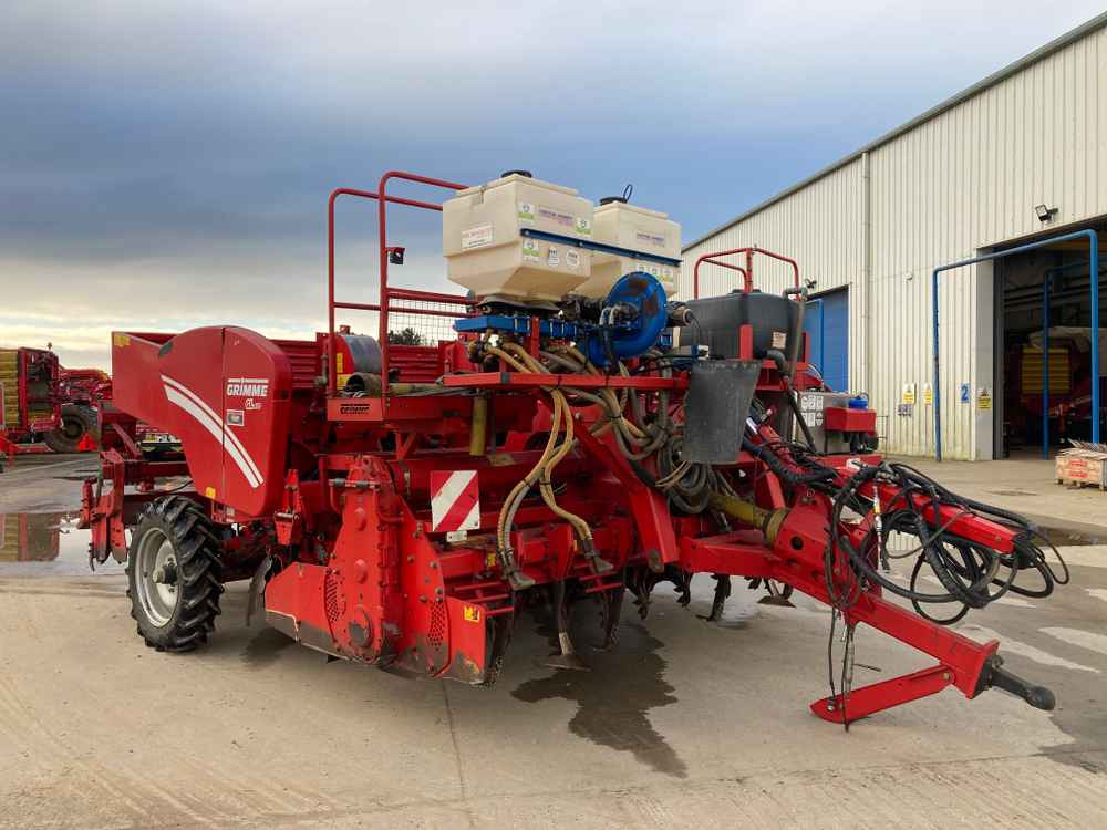 Grimme Grimme GL 430, 4 Row, Tilla/Cup Potato Planter combination - Colheitadeira: foto 1 Grimme Grimme GL 430, 4 Row, Tilla/Cup Potato Planter combination - Colheitadeira: foto 1