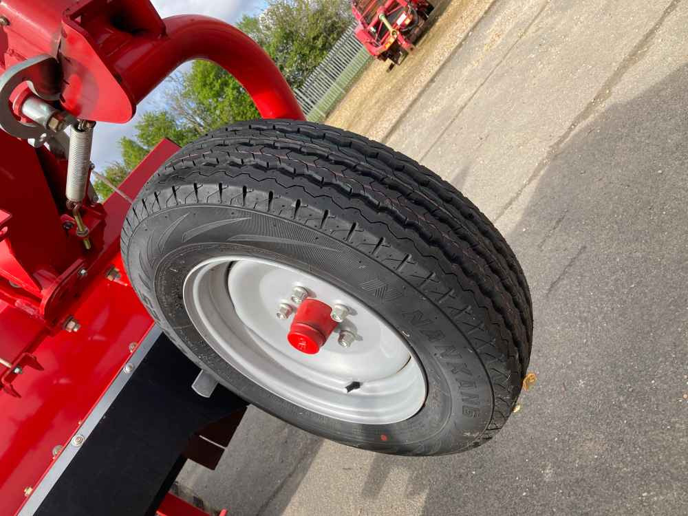 Grimme Grimme HT 210 Front Mounted Self-Propelled Topper - Colheitadeira: foto 4 Grimme Grimme HT 210 Front Mounted Self-Propelled Topper - Colheitadeira: foto 4