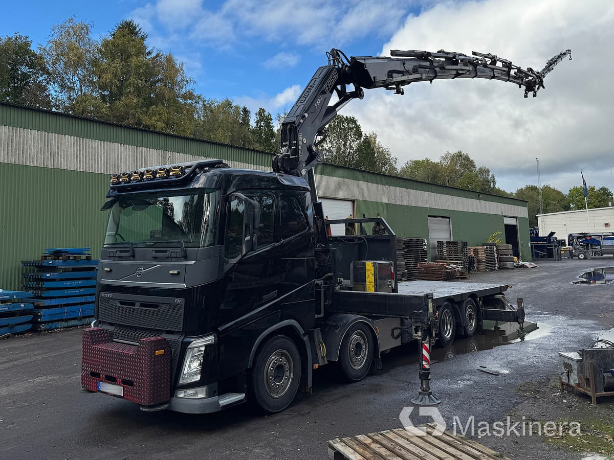 Bodbil Volvo FH 82F med Fassi F820 kran & jib - Camião de caixa aberta/ Plataforma, Camião grua: foto 1 Bodbil Volvo FH 82F med Fassi F820 kran & jib - Camião de caixa aberta/ Plataforma, Camião grua: foto 1