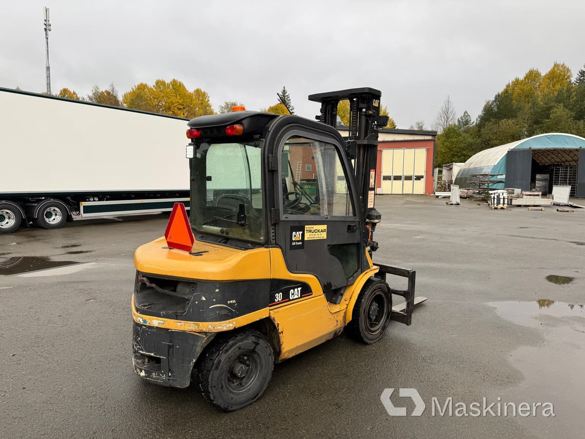 Dieseltruck CAT DP30N - Empilhadeira a diesel: foto 5 Dieseltruck CAT DP30N - Empilhadeira a diesel: foto 5